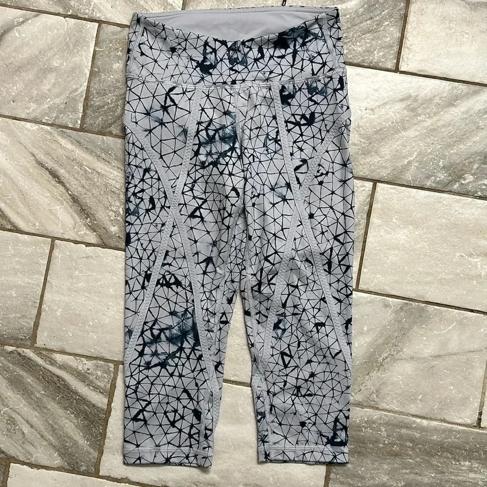 Lululemon Pedal‎ Pace Crop size 4